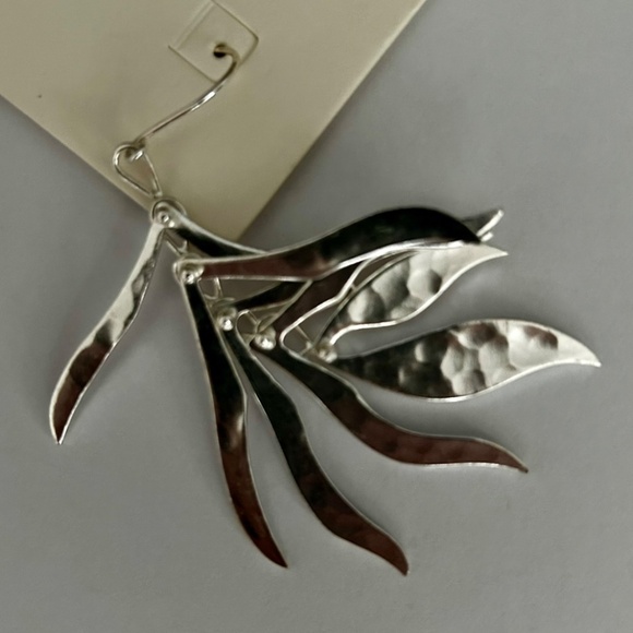 Leaf earrings (Aureus + Argent for Banana Republic Factory) - Picture 2 of 2